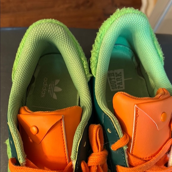 Adidas Superstar South Park 'KYLE' Green Orange Mens Sz 9 GY6490 - Picture 3 of 12